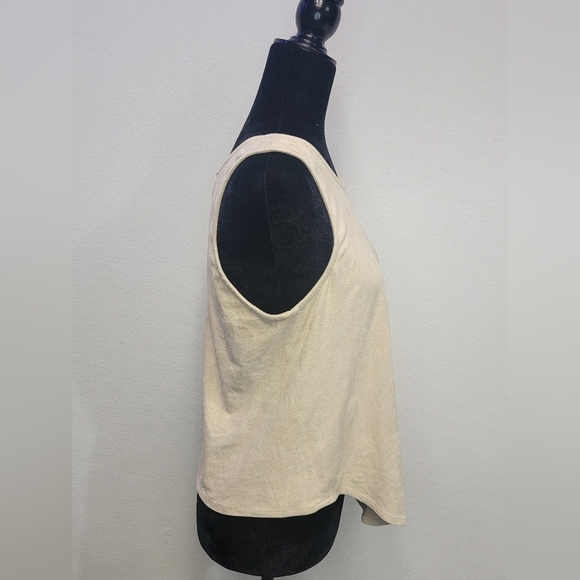 AQUA Women's Size Large Faux Suede Beige Sleeveless Curve Hem Tank - Picture 9 of 9